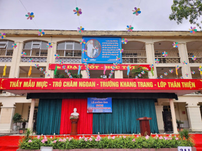 Trường Tiểu học Đồng Mai I hưởng ứng Ngày Pháp luật nước CHXHCN Việt Nam năm 2025